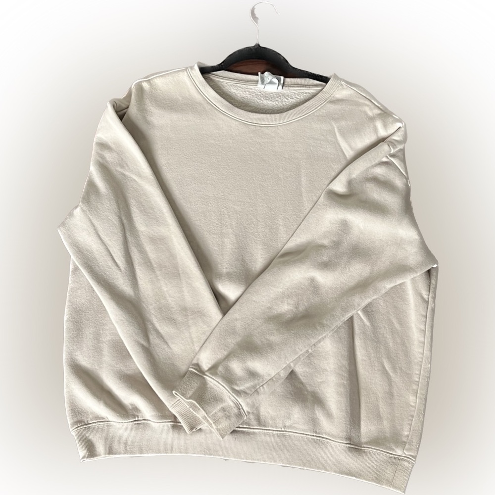 Plain H&M sweatshirt